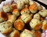 Kovászos medvehagymás pogácsa recept fázis 5 fotója