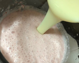 Foto del paso 5 de la receta: Tarta fría de fresas 🍓 con base de galletas 🍪 - sin horno
