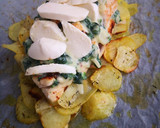 Foto del paso 7 de la receta: Pechuga rellena de espinacas y gorgonzola en cama de papas