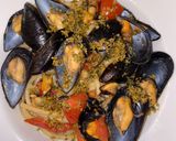 Foto del passaggio 5 della ricetta Spaghetti risottati con cozze e pomodorini