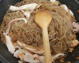 A picture of step 9 of Haemul-Japchae - Sweet Potato Noodles with Seafood (Hamgeyeong-do).
