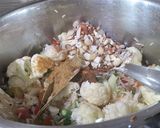 फुलकोबी तुरीच्या दाण्याचा पुलाव : (fulgobi turichya danyacha cauliflower pulao recipe in marathi) रेसिपी स्टेप 3 फोटो