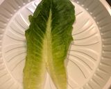 صورة لخطوة 2 من وصفة لفائف الخس بالدجاج - كيتو 🥬🍗