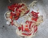 Foto langkah ke 2 dari resep Ikan Kembung Goreng Siram Brambang Lombok.