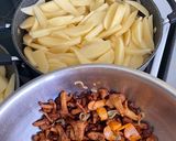 Фото кроку 4 до Смажені лисички з овочами.