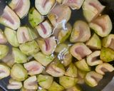 Hình bước làm 2 của món Cách nấu giò heo hầm quả vả