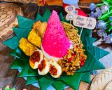 Foto langkah ke 11 dari resep Tumpeng Merah Putih (HUT RI).