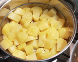 Foto del paso 2 de la receta: Carrillada de cerdo con patatas deluxe