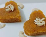 A picture of step 5 of Besan Ka Halwa.