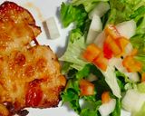 รูปขั้นตอนการทำที่ 1 ของ ไก่ย่างกับสลัด