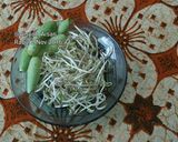 Foto langkah ke 2 dari resep Kangkung Plecing dengan Sambal Korek.