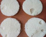 A picture of step 3 of Idlizza (Idli Pizza).