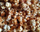 Foto langkah ke 4 dari resep Caramel Popcorn.