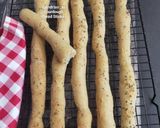 Foto langkah ke 7 dari resep Sourdough Bread Sticks.