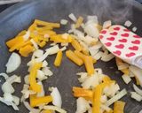 A picture of step 3 of Meat free western omelette.