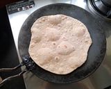 A picture of step 5 of Barley whole wheat Roti.