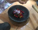 Foto langkah ke 2 dari resep Sambel Terasi Mentah.