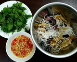 Hình bước làm 2 của món Gỏi trám đen chân vịt rút xương
