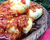 Foto langkah ke 4 dari resep Telur geprek sambel goreng.