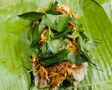 Foto langkah ke 8 dari resep Nasi Liwet Bakar Isi Ayam Suwir.