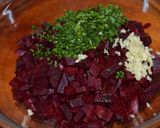Foto del paso 4 de la receta: Ensalada de remolacha y huevo