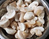 मशरूम मटर (mushroom matar recipe in Hindi) रेसिपी चरण 1 फोटो