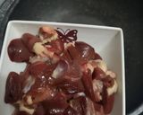 รูปขั้นตอนการทำที่ 2 ของ 🌶️ผัดพริกสดเครื่องในไก่🌶️