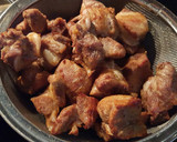 Foto del paso 4 de la receta: Costillitas de cerdo en salsa de jitomates asados