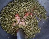 ફણગાવેલાં મગનું શાક(Sprouted mung sabji recipe in Gujarati) રેસીપી સ્ટેપ3ફોટો