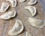 Foto del paso 5 de la receta: Empanadas salteñas con opción vegana