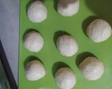 Foto langkah ke 5 dari resep Black Sesame Twirl Bread.