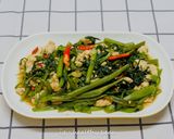 รูปขั้นตอนการทำที่ 6 ของ (คลีน)ผัดผักบุ้งอกไก่สับ(ผัดน้ำ)