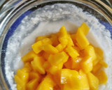 Foto del paso 3 de la receta: Mug cake de coco y mango