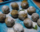 A picture of step 9 of Pistachio balls.