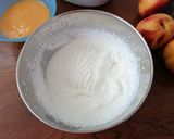 Foto del passaggio 7 della ricetta Cheesecake alle pesche