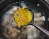 Foto langkah ke 3 dari resep Soto Ceker dan Balungan Ayam Bumbu Kuning.