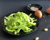 รูปขั้นตอนการทำที่ 1 ของ มะระผัดไข่ (เมนูสุขภาพ ขมนิดๆ)