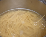 Foto del paso 1 de la receta: Tallarines con espinacas y anchoas