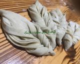 A picture of step 4 of Sweet flour leaf.