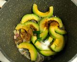 A picture of step 2 of Avocado Soup.
