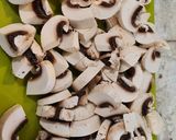 Foto del paso 4 de la receta: Carrilleras ibéricas en salsa de berenjena y champiñones
