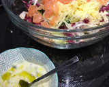 Foto del paso 1 de la receta: Ensalada de salmón ahumado con aliño cítrico de yogur