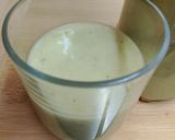 Foto del passaggio 2 della ricetta Frullato con avocado,banana e latte di mandorla