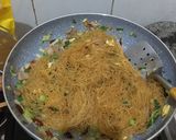 Foto langkah ke 7 dari resep Bihun Goreng Spesial.