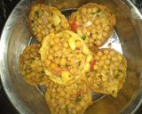 A picture of step 7 of Cholay in Papadri katori.