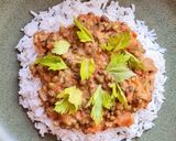 Foto del paso 3 de la receta: Curry de legumbres 🇮🇳 con leche de coco 🥘 sobre arroz basmati 🍚