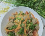 Foto langkah ke 3 dari resep Tumis bunga caisim.