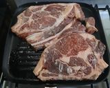 Foto del paso 2 de la receta: Bife a la plancha con 5 ingredientes
