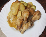 Foto del paso 6 de la receta: Jamoncitos de pollo con panaderas de calabacín y papas