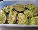 Foto del paso 7 de la receta: Aguacates rellenos de gambas y surimi, con jamón